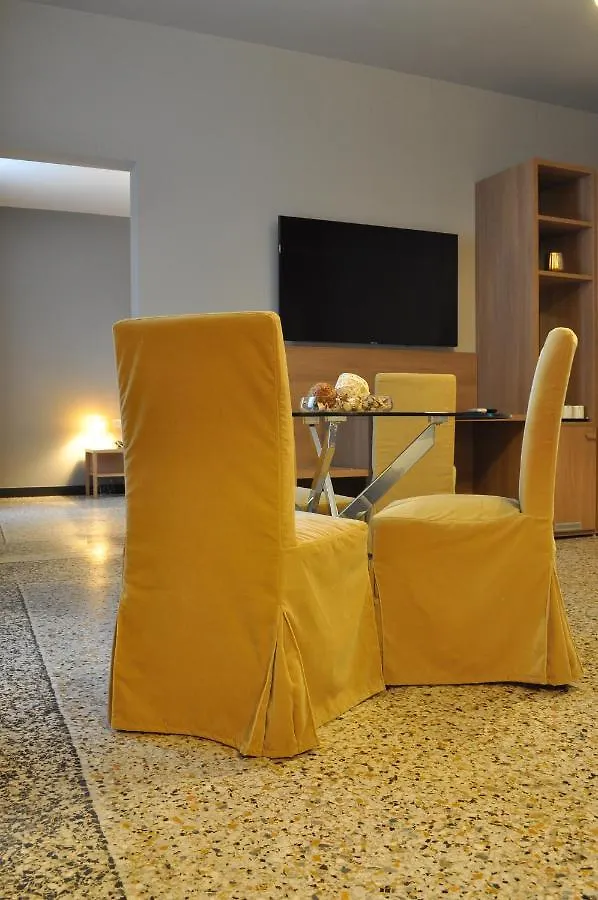Hnn Luxury Suites 热那亚 3*,  意大利