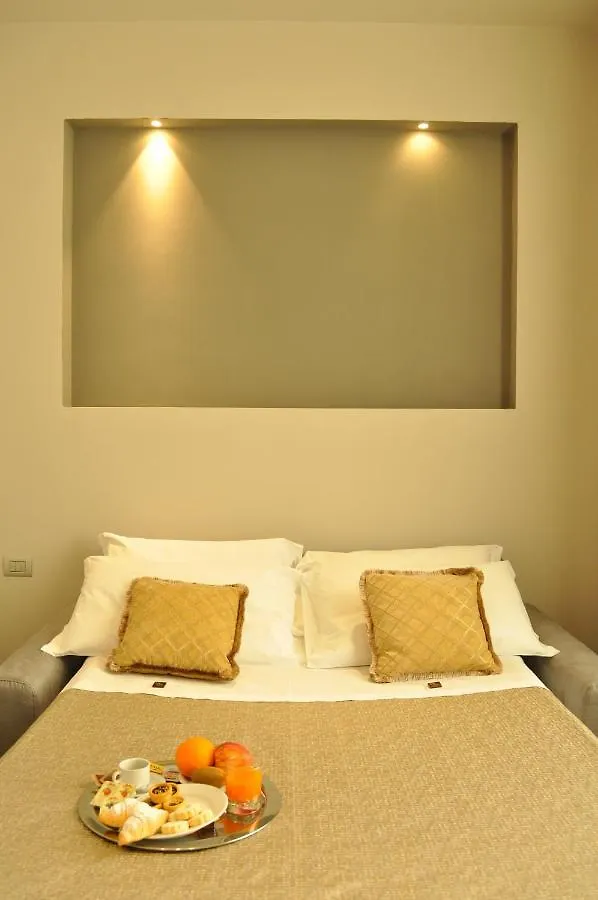 Hnn Luxury Suites 热那亚 3*,  意大利