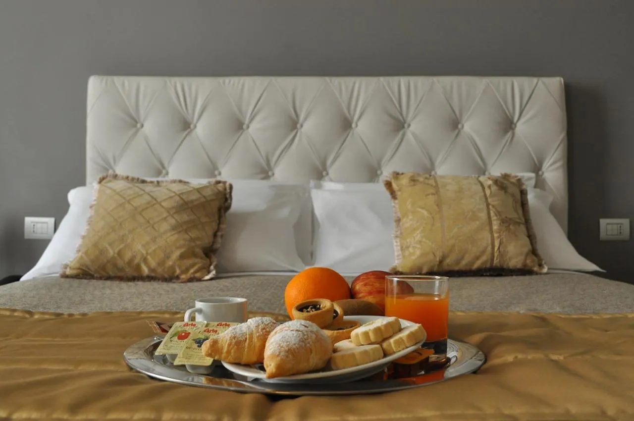 *** Hotel Hnn Luxury Suites Janov Itálie