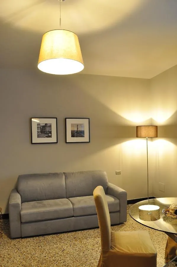 Hnn Luxury Suites 热那亚 3*,  意大利