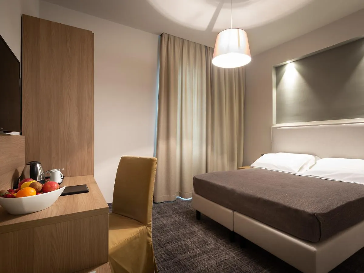 Hnn Luxury Suites Janov 3*,