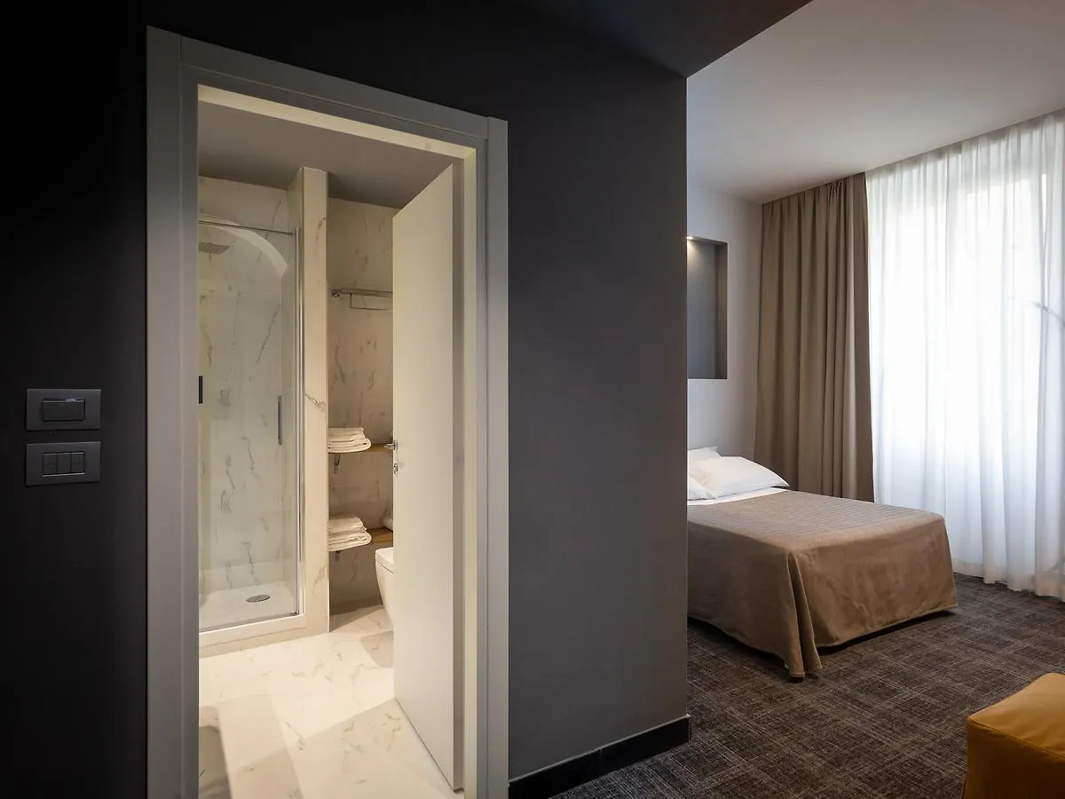 Hnn Luxury Suites Janov Itálie